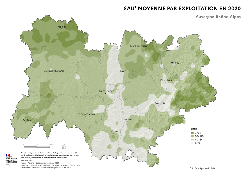 Carte représentant la Surface Agricole Utillisée (SAU) moyenne des exploitations agricoles en Auvergne-Rhône-Alpes selon les données du Recensement Agricole 2020. La carte met en évidence la diversité de taille des exploitatiosn en termes de surfaces au sein de la région.