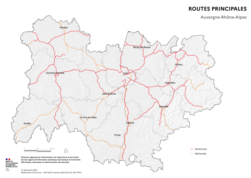 Carte des routes principales de la région Auvergne-Rhône-Alpes, basée sur les données de la BD Topo. La carte met en évidence le réseau routier principal, incluant les routes nationales et départementales, et informe sur la densité du réseau routier de la région.
